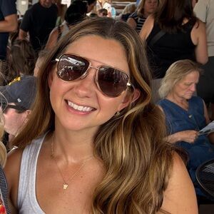 Meet your Posher, Robyn